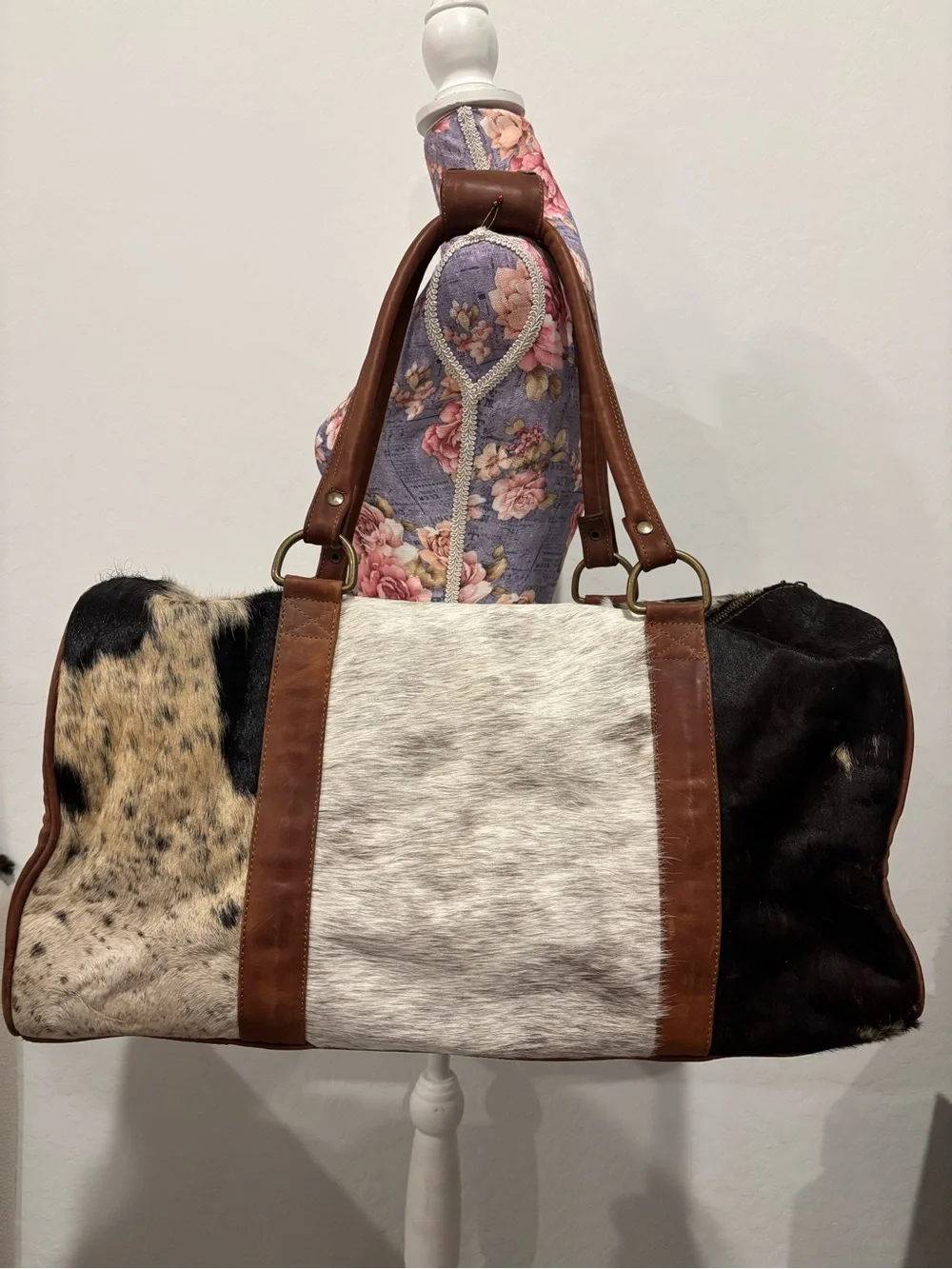 Genuinos Olmos Mexican Leather and Cowhide Travel Duffle Bag